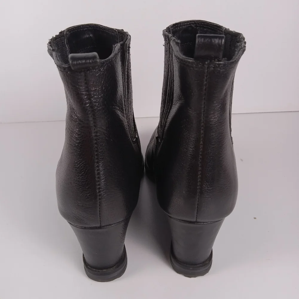 Ellen Tracy Terence Ankle Boots Size 7.5 Black Leather Wedge Pull-On Modern Goth